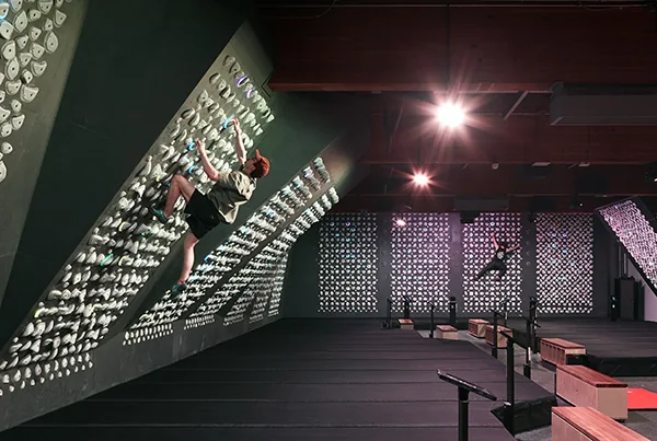 ROQ INDOOR CLIMBING
